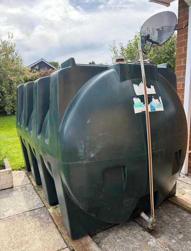 Large oil storage tank - large, oil/storage