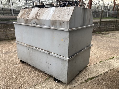Oil storage tanks - ,, 3000